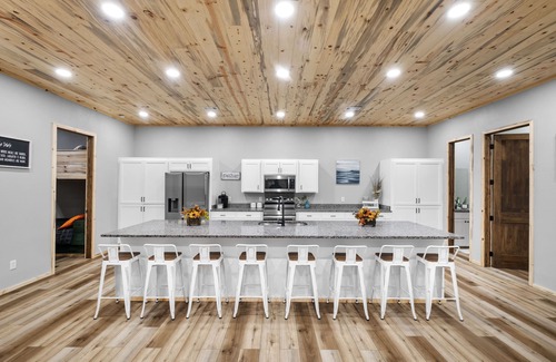 Nashville Cabin | Murfreesboro, Riverfront Cabin, 2024 Total Solar Eclipse, Crater of Diamonds