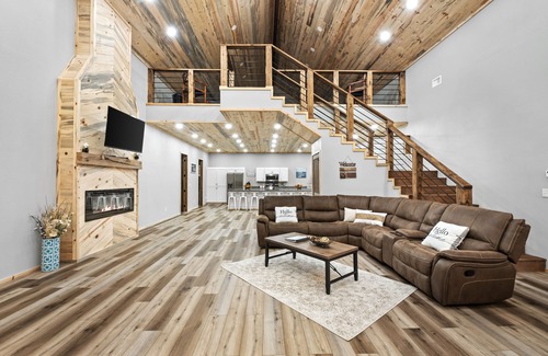 Nashville Cabin | Murfreesboro, Riverfront Cabin, 2024 Total Solar Eclipse, Crater of Diamonds