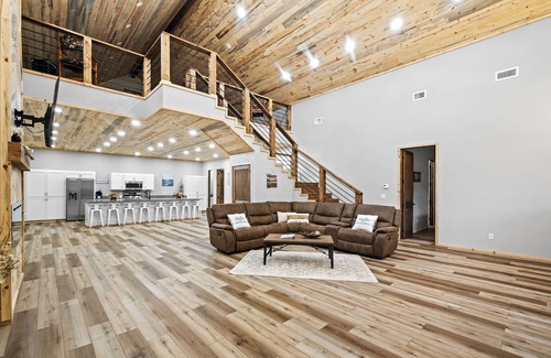 Nashville Cabin | Murfreesboro, Riverfront Cabin, 2024 Total Solar Eclipse, Crater of Diamonds
