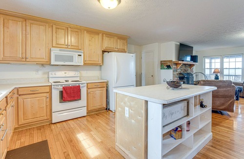 Unaka House | Murphy Home w/Mountain View: 15 Mi to Ocoee River