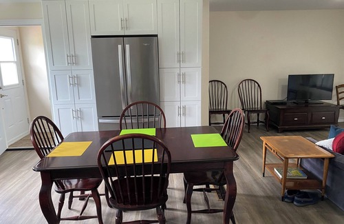 South Glengarry House | MURPHY'S RETREAT COTTAGE # 2 CLOSE TO CORNWALL