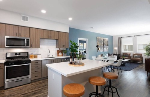 Sunnyvale Condo | Murphy Station 2BR Condo w Pool and Gym