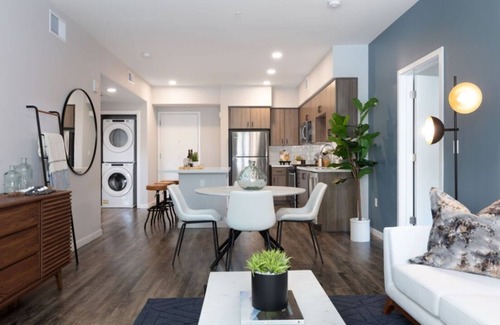 Sunnyvale Condo | Murphy Station 2BR Condo w Pool and Gym