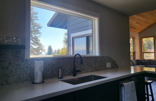 Forest Meadows House | Murphys Sunrise Cottage private and peaceful with breathtaking views.