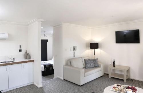 Swan Hill Hotel | Murray Downs Resort