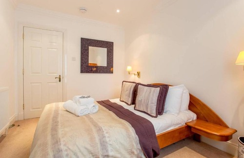 Ellemford Apartment | Murrayfield Water of Leith w/ Free Secure Parking
