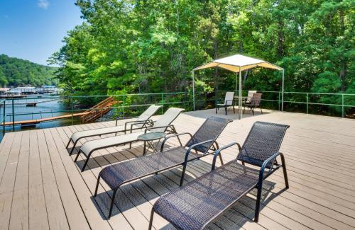 Murrayville House | Murrayville Lakefront Cabin with Boat Slip and Grill!