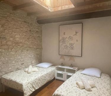 Monestier House | Muscadelle