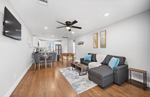 MacGregor Apartment | Museums Med Center Cozy Apt | Games BBQ Fire Pit