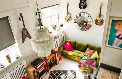 St. Ann's Apartment | Music and Photo Industrial Warehouse