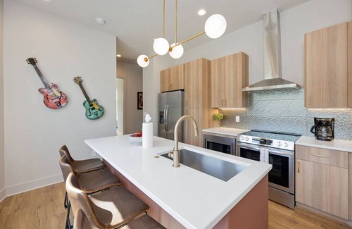 Woodbine Apartment | Music City Abode - 4BD/4BTH - Stunning Rooftop!
