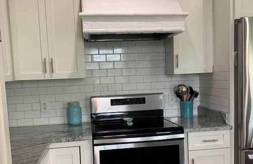 Franklin House | Music City Luxury sleeps 12+ pool, hot tub, tennis