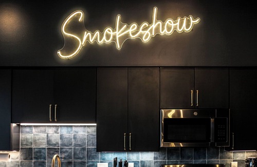 Edgehill Condo | Music Row, Close to Broadway at The Smokeshow in Downtown Nashville- Pool, Gym, Patio!