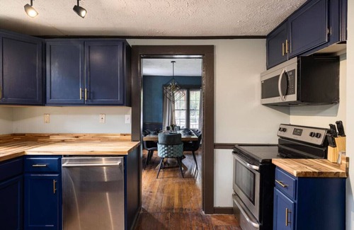 Kingsport House | Music Vibes Near Downtown Kpt - 4br - Fenced yard