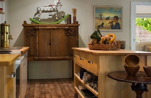 Musk House | Musk House- Pet friendly- country style cottage 10% discount off weekly stays