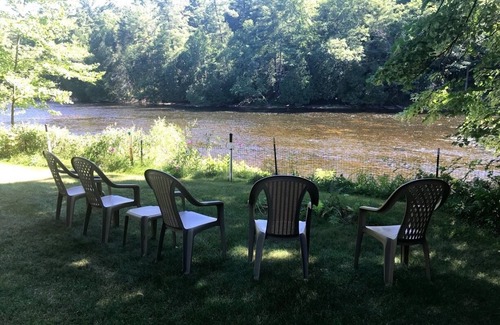 Newaygo Cottage | Muskegon River Front Cabin