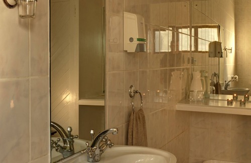 Bulawayo Bed & Breakfast | Musketeers Lodge