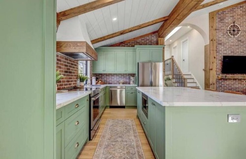 Rathwood Apartment | Muskoka Apt