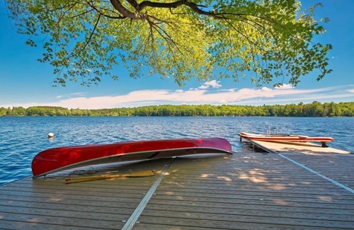 Bala Cottage | Muskoka Autumn Escape Campfire, Games, Netflix