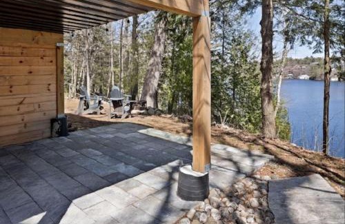 Gravenhurst House | Muskoka Charm Beautiful four bedroom cottage