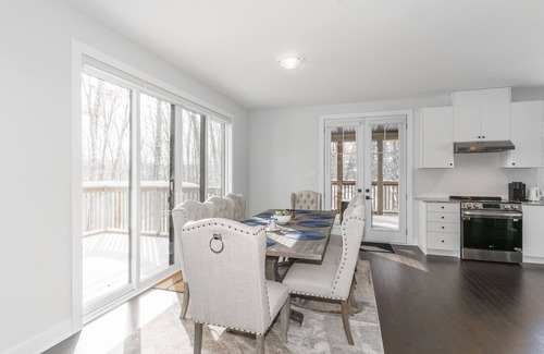 Lake of Bays Cottage | Muskoka Cottage ~ Algonquin ~ Dwight ~ Lake of Bays ~ Blazing Internet ~ SmartTV