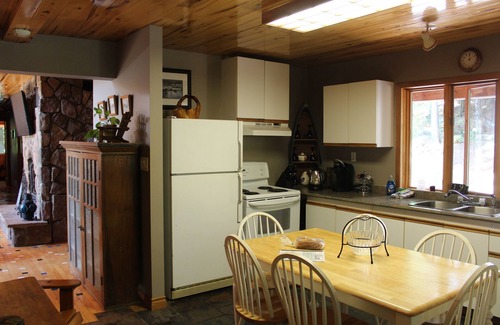 Muskoka Lakes Cottage | Muskoka Cottage Escape Moon River Bala