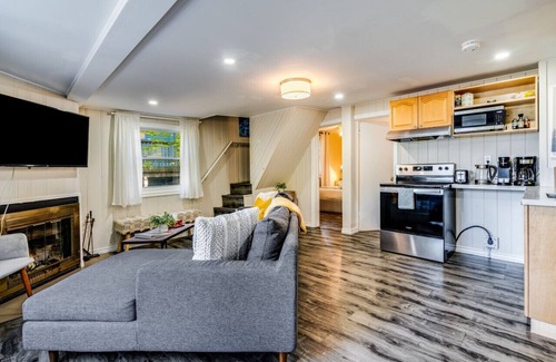 Dwight House | Muskoka cottage on stunning lakefront - Windermere