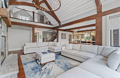 Lake of Bays Cottage | Muskoka Cottage Retreat, 6 Bedrooms Luxury Cottage