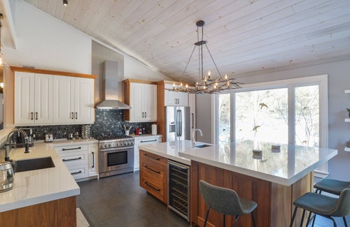 Lake of Bays Cottage | Muskoka Forest Chalet with a Private Indoor Pool