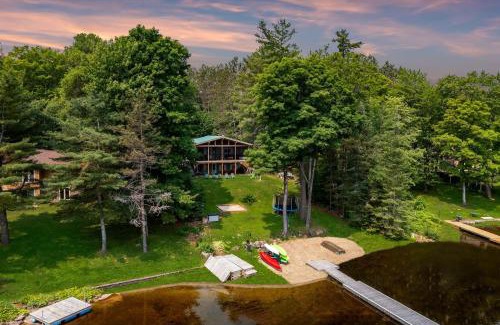 Bracebridge House | Muskoka Gem 8ppfireplacescanoekayaks