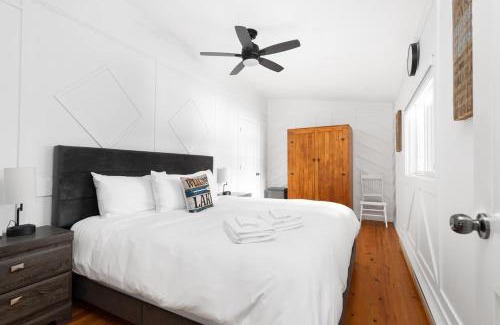 Bracebridge House | Muskoka Gem 8ppfireplacescanoekayaks