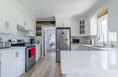 Bracebridge House | Muskoka House 4BDR BBQ 55"HDTV WIFI AC Sleep12