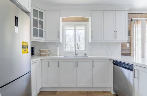 Bracebridge House | Muskoka House 4BDR BBQ 55"HDTV WIFI AC Sleep12