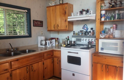 Gravenhurst Cottage | Muskoka lakefront island cottage suitable for large families