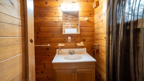 Muskoka Lakes House | Muskoka Lakeview Cottage - Pier 100 #40