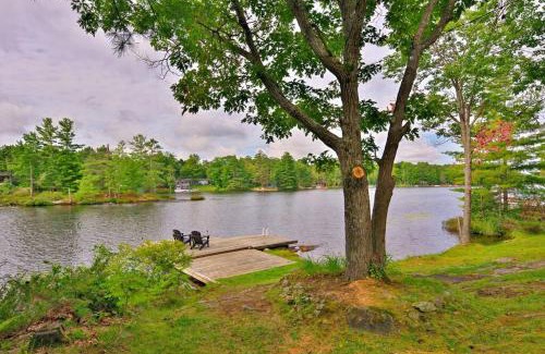 Gravenhurst House | Muskoka Retreat, Fire Pit, Games, Waterfront