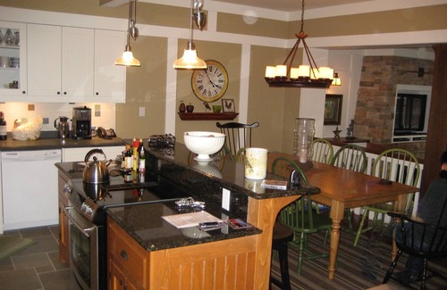 Baysville Villa | Muskoka Retreat - Luxurious Lake of Bays Villa