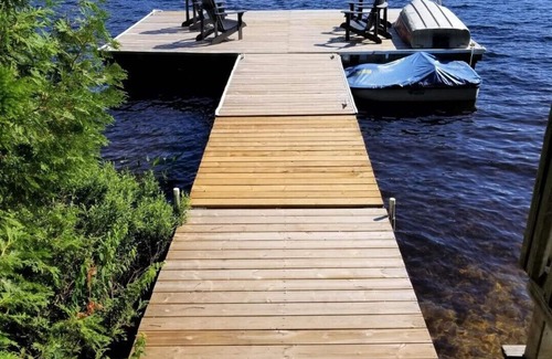 Lake of Bays Cottage | Muskoka Retreat, Waterfront, 2 Decks + Dock, Master Loft, Swim/Boat/Fish, WIFI