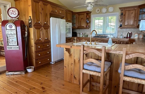Gravenhurst Cottage | Muskoka's Little Bit Of Heaven - Lake Muskoka, Lawland Heights, Gravenhurst