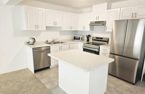 Gravenhurst House | Muskoka Serenity: Your Relaxing Getaway: Sleeps 6