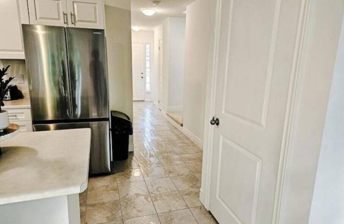 Gravenhurst House | Muskoka Serenity: Your Relaxing Getaway: Sleeps 6