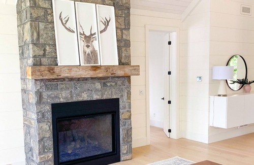 Bracebridge House | Muskoka Spence Lake Cottage Retreat - NEW HOME