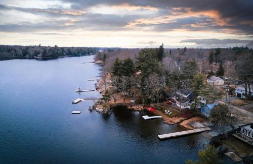 Bala House | Muskoka Waterfront Cottage - Moon River with HOT TUB