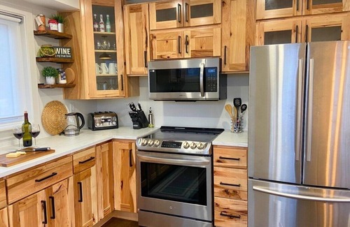Washago Cottage | Muskoka Waterfront: Firepit,Games Rm,Starlink WiFi