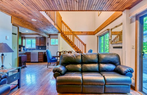 Lake Ariel House | Must see the Up Cabin in the Hideout