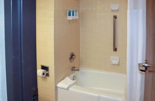 Paducah Hotel | Mustang Inn