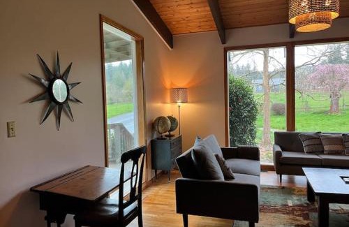 Mulino House | Mustang Manor