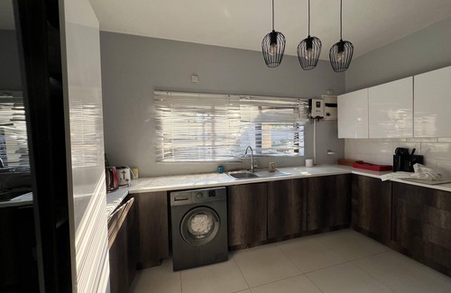 Mutare Villa | Mutare Manor - 2304 - Six Bedroom Villa, Sleeps 10