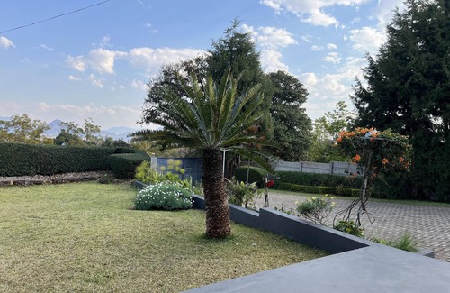Mutare Villa | Mutare Manor - 2304 - Six Bedroom Villa, Sleeps 10
