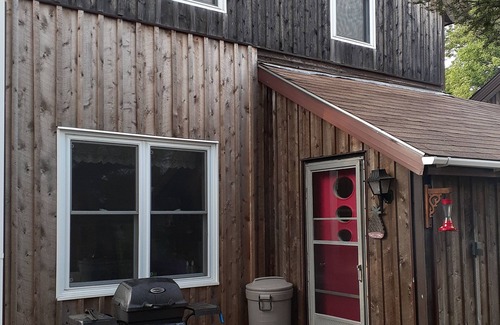 Manitoulin District Cottage | Mutchmor House - Steps from the sands of Providence Bay 4 bedrooms, 2.5 baths